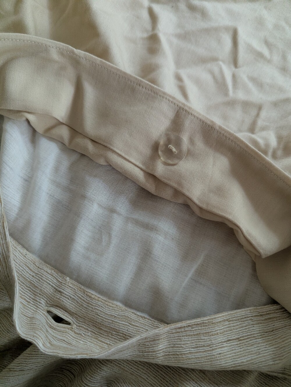 Donna Karen gold raw silk duvet cover in king - Picture 6 of 8
